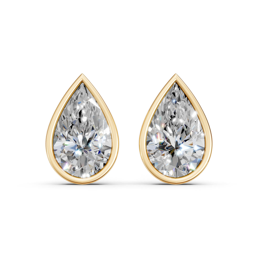 Manra Pear Solitaire Diamond Earring