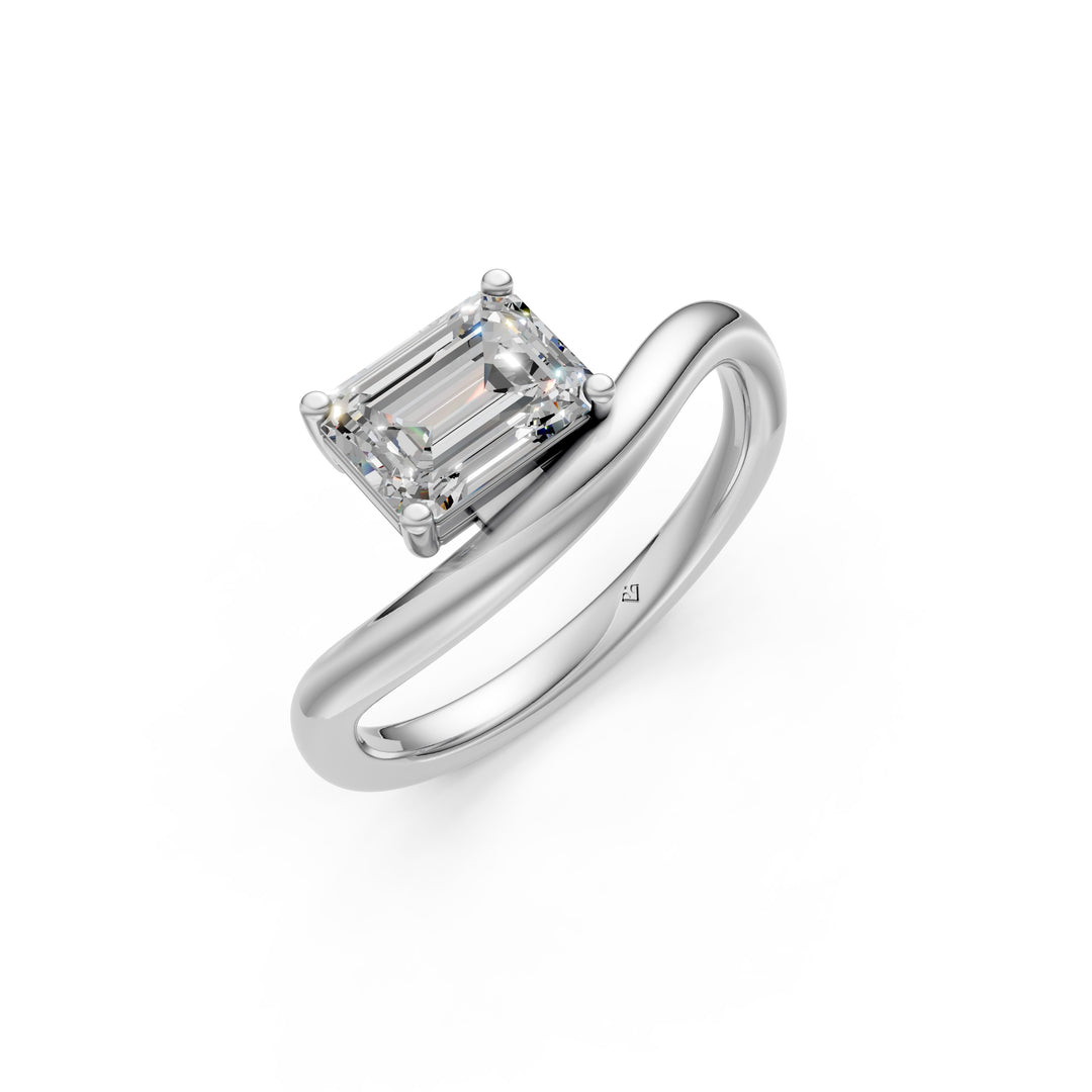 Aavya Emerald Solitaire Diamond Womens Ring