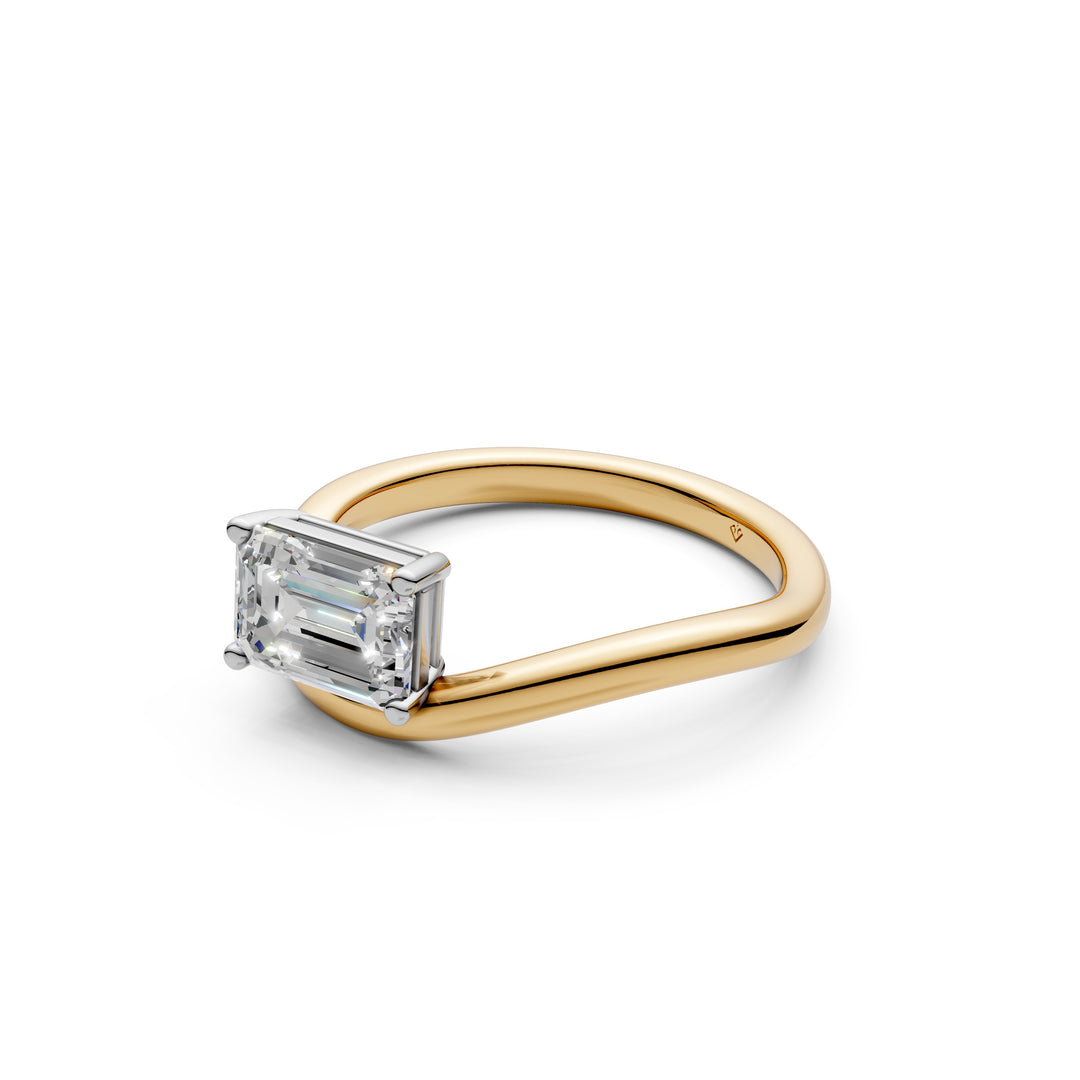 Aavya Emerald Solitaire Diamond Womens Ring