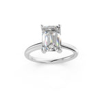 Load image into Gallery viewer, Maira Emerald Solitaire Diamond Womens Ring
