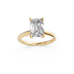 Load image into Gallery viewer, Maira Emerald Solitaire Diamond Womens Ring
