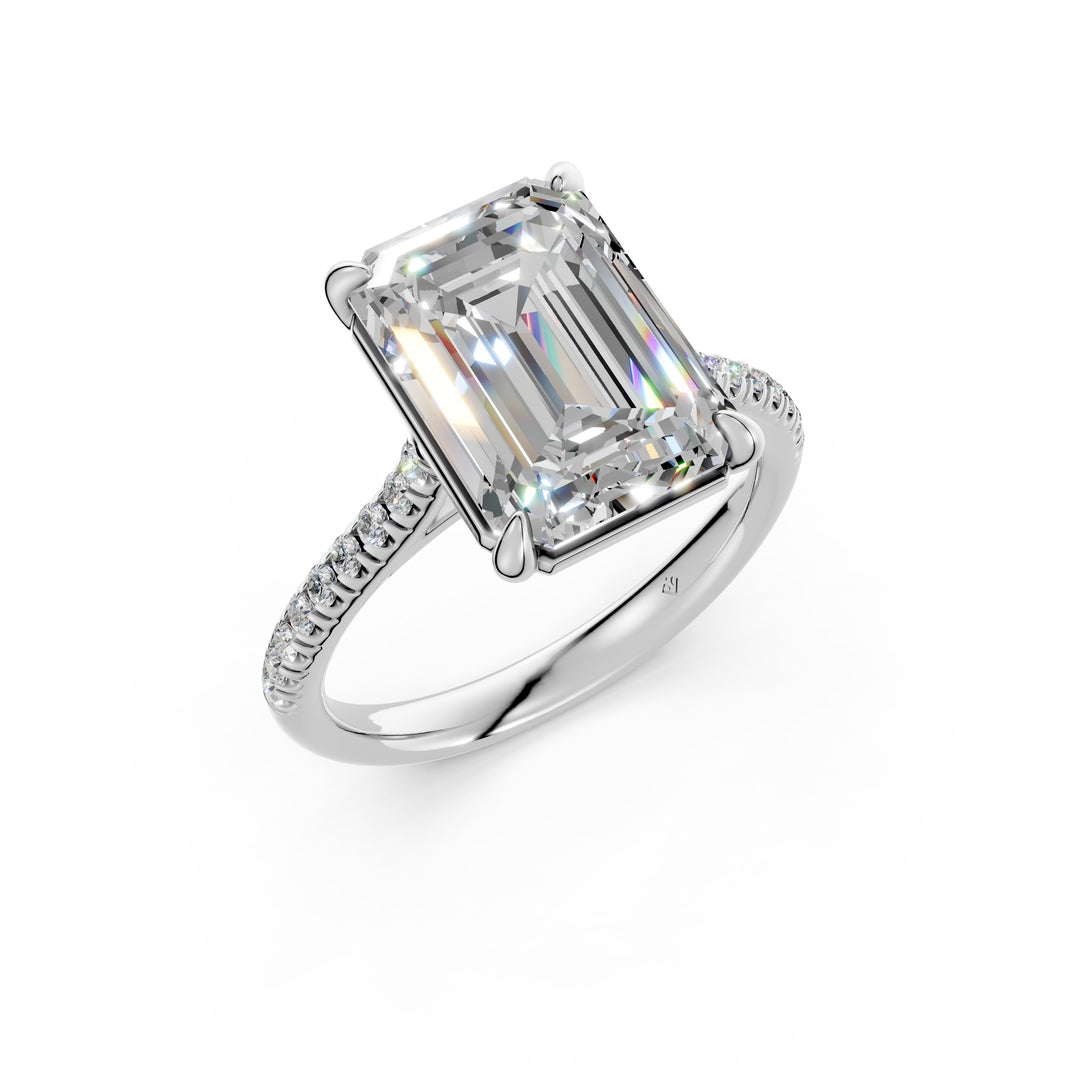 Abhira Emerald Solitaire Diamond Womens Ring