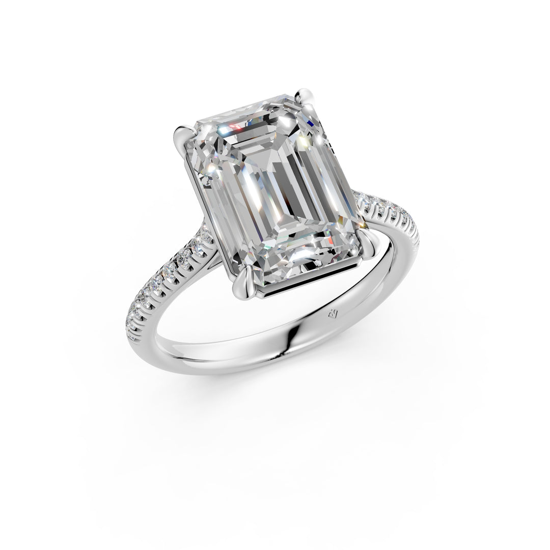 Abhira Emerald Solitaire Diamond Womens Ring