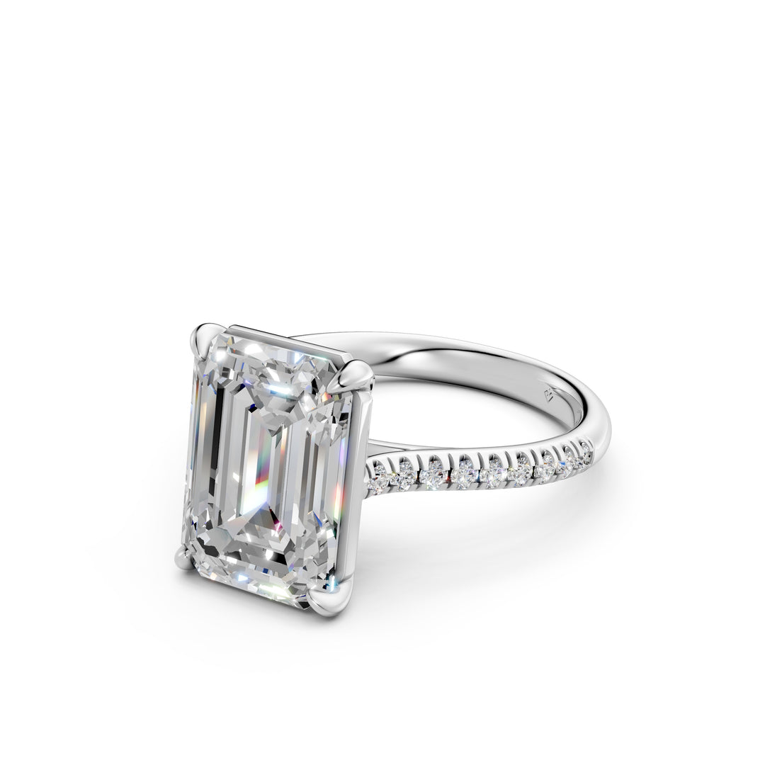 Abhira Emerald Solitaire Diamond Womens Ring