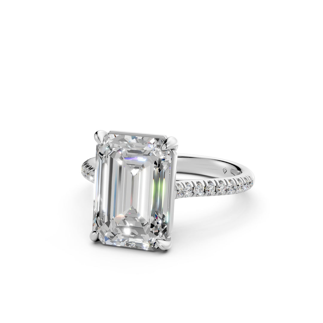 Abhira Emerald Solitaire Diamond Womens Ring